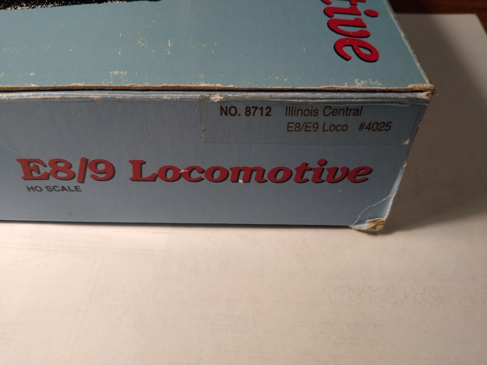 HO Proto 2000 Illinois Central Powered Diesel Locomotive E8/9