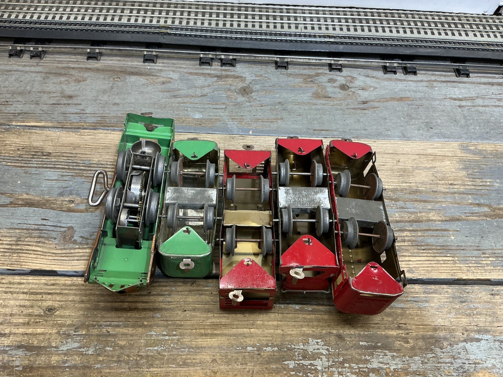 Hafner Trains Tin Wind Up Locomotive & Tender 3 Car Freight Set w/ Box