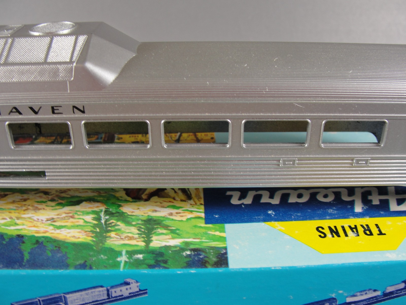 HO Athearn Budd RDC-3 Rail Diesel Car New Haven – Unpowered Part Missing