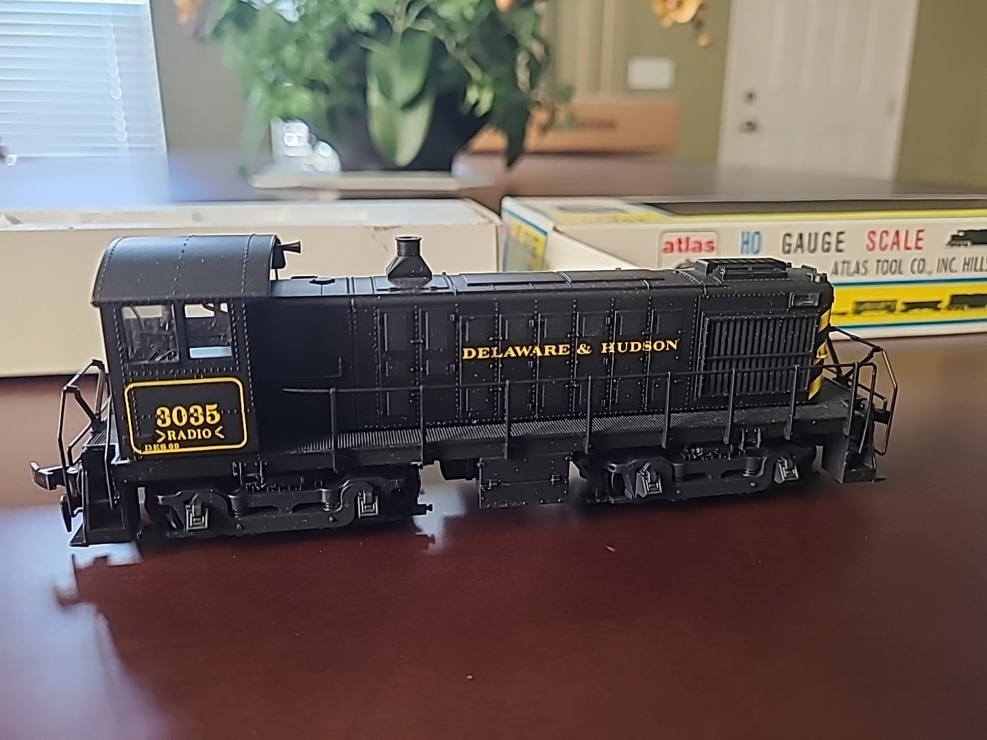 Atlas HO Scale D&H Delaware Hudson Alco S4 Diesel Locomotive #3035 LN OB 8273