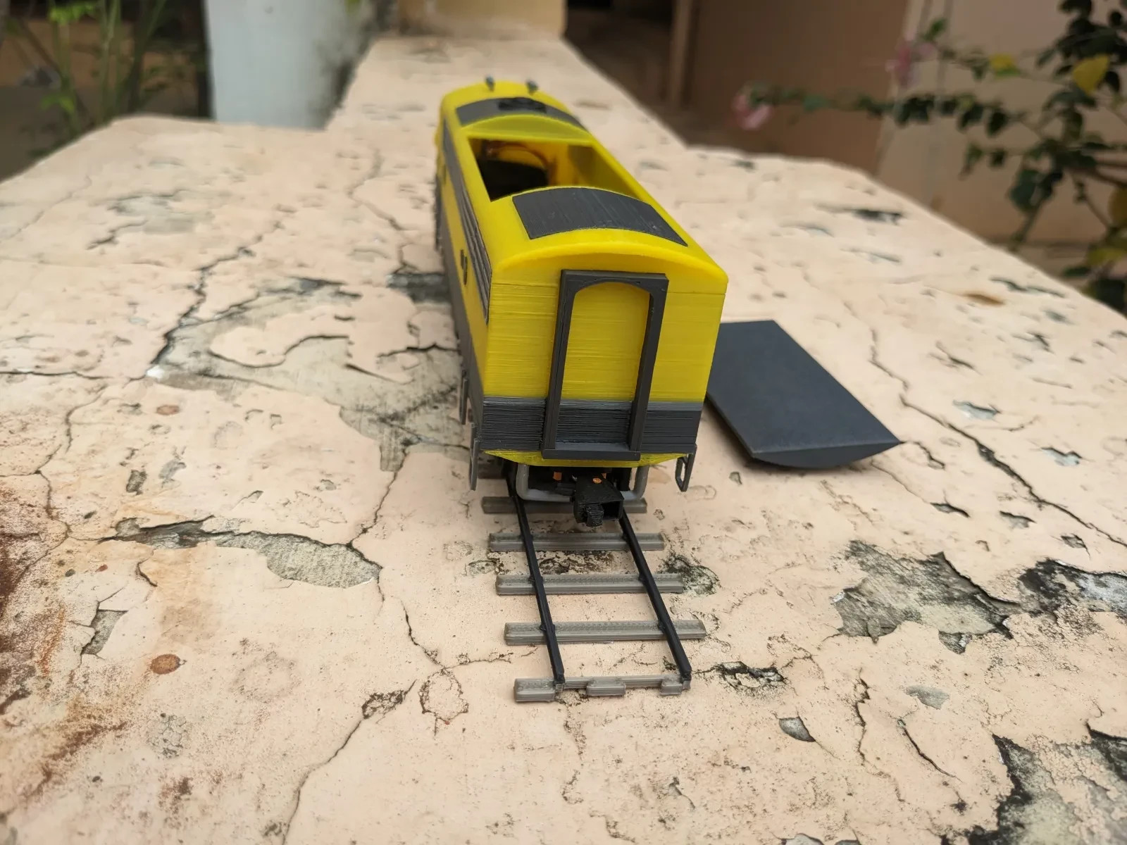 S‑Scale F7 Locomotive A & B Units – Strong Plastic Models w/ Couplers & Bogies