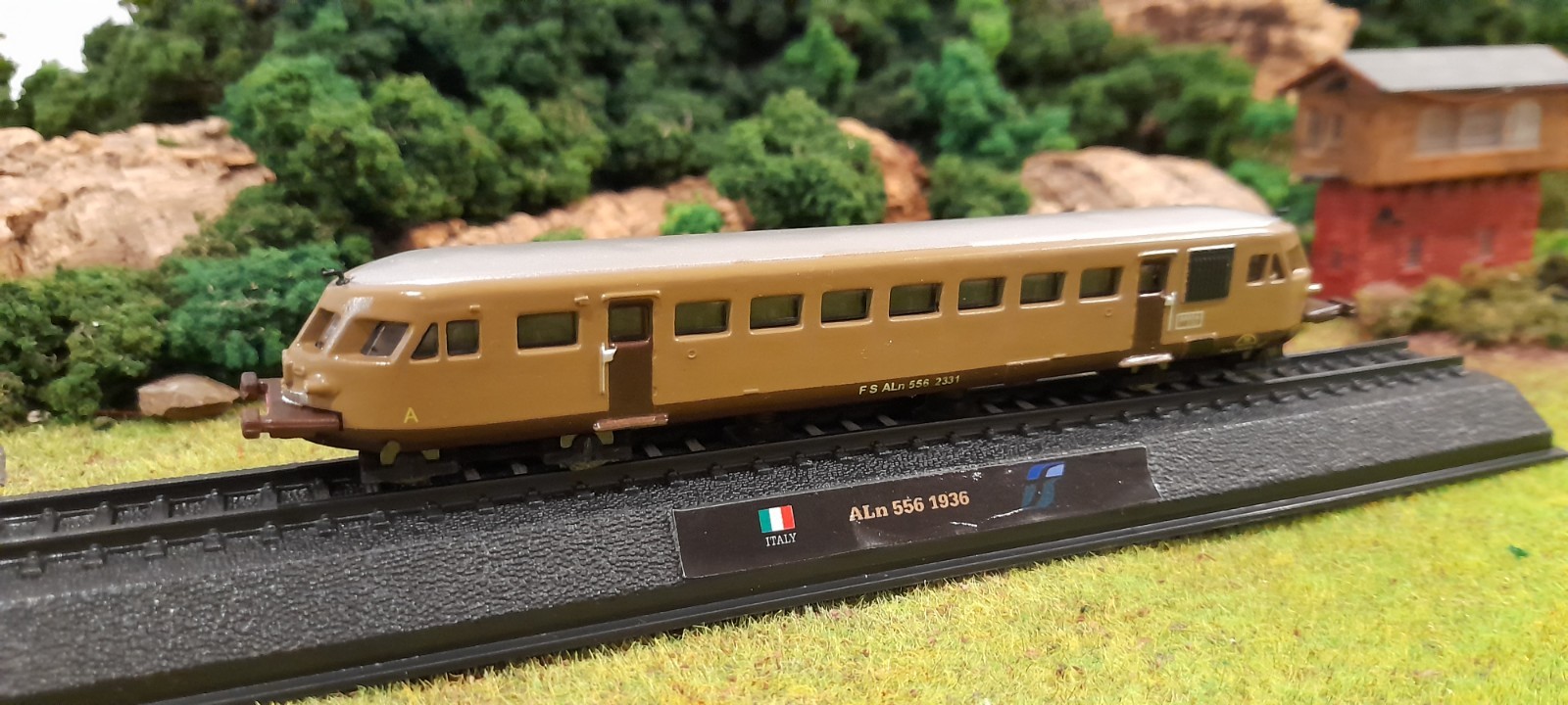 * N Scale * Amercom * FS 1936 ALn 556 Diesel Railcar Littorina * Italy *