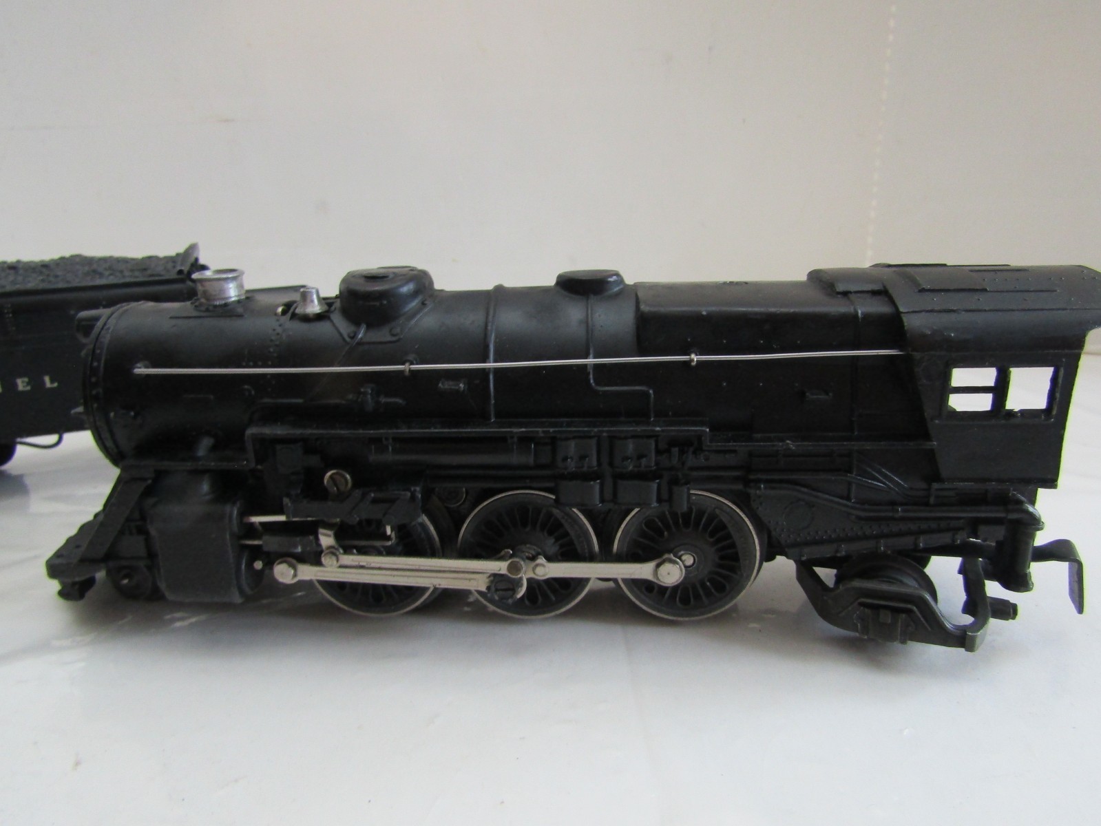 VINTAGE TRAIN ENGINE Lionel Postwar #2025 locomotive & tender CAST METAL