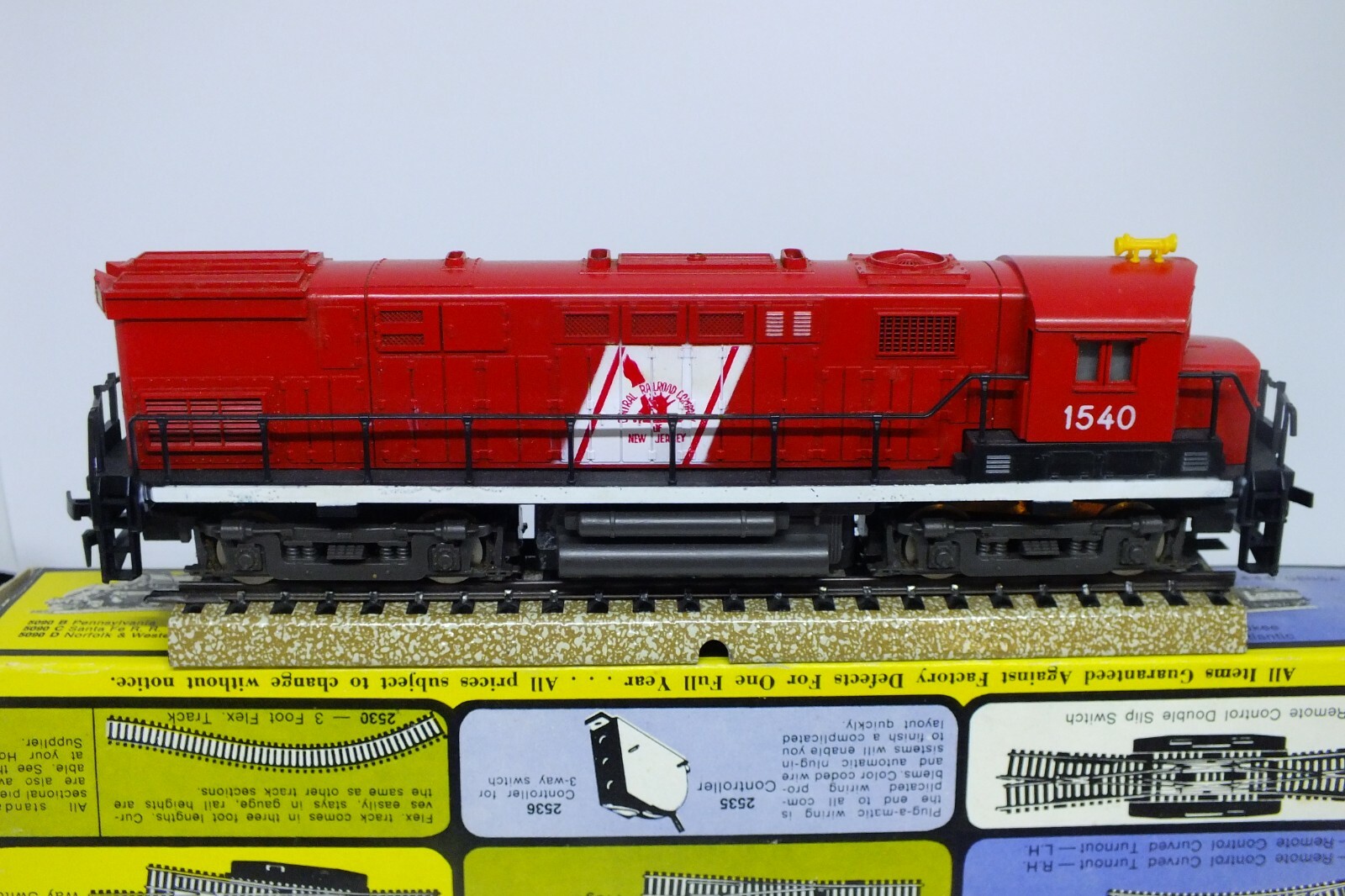 Vintage AHM HO Alco Century 424 Central RR Company of New Jersey Locomotive. OVP