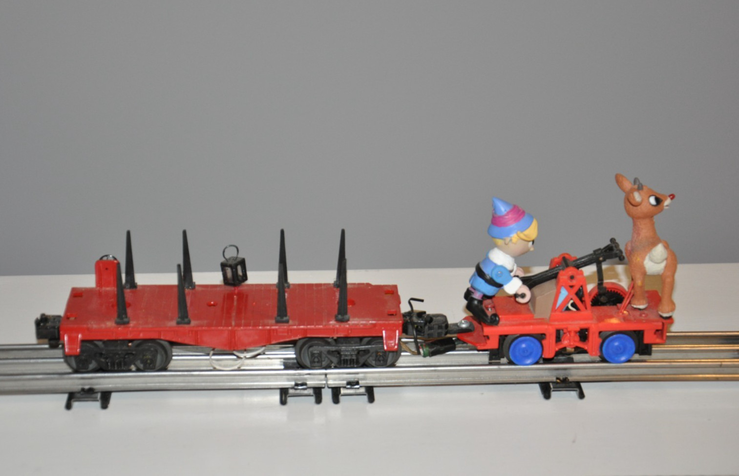 1 OF A KIND O Gauge Handcar Elf & Rudolf w/Lit Red Nose/ Lit Lantern Car in Tow