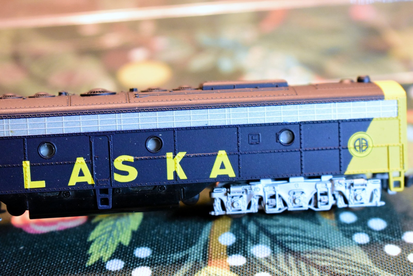 N Scale KATO Dream Designs Alaska Railroad F7 A/B Locomotives 1700 1701 EX