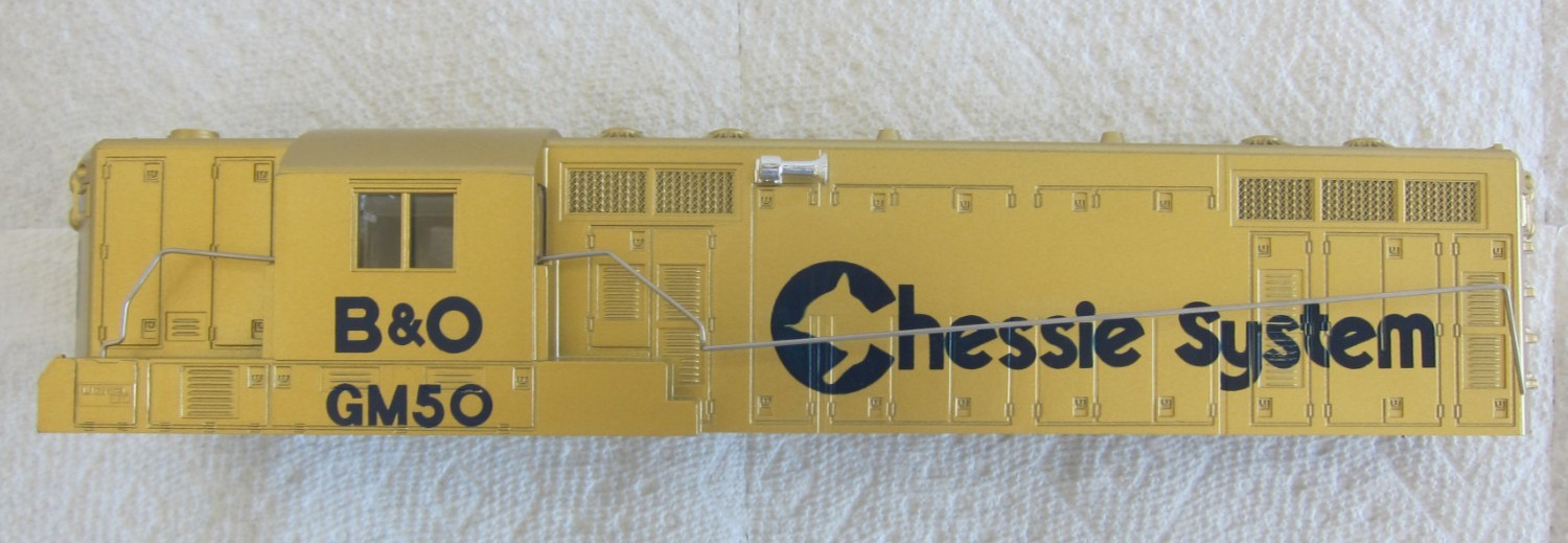 LIONEL “O” 6-8359 GEN. MOTORS GOLD CHESSIE GP-7 BODY SHELL w/HANDRAILS, MINT!