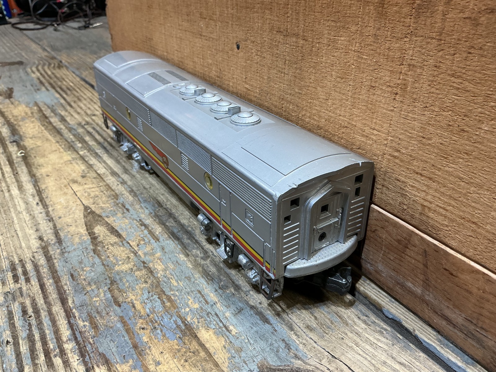 1950’s Lionel SANTA FE 2353 Diesel Locomotive & Dummy & B-Unit 3 Pieces O Gauge