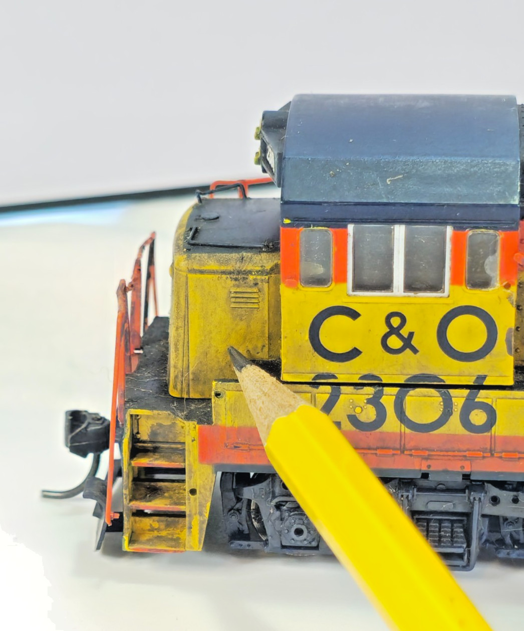 Atlas HO Weathered Chessie System C&O GP38 Diesel Locomotive RTR KD Couplers