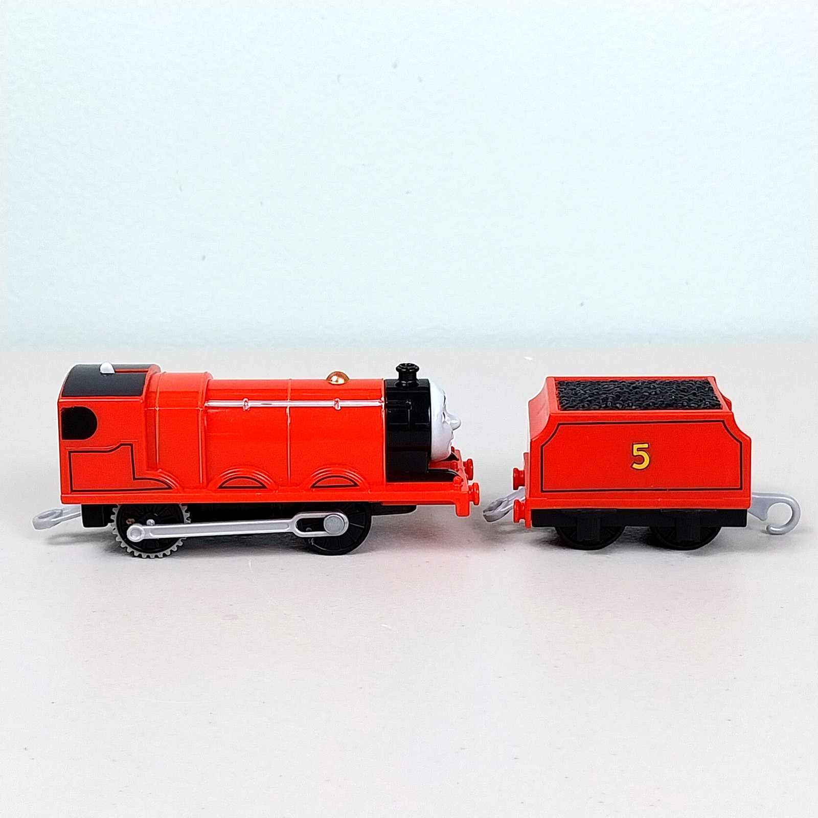 James Motorized Train with Cargo Car 2013 Mattel – Thomas & Friends Trackmaster