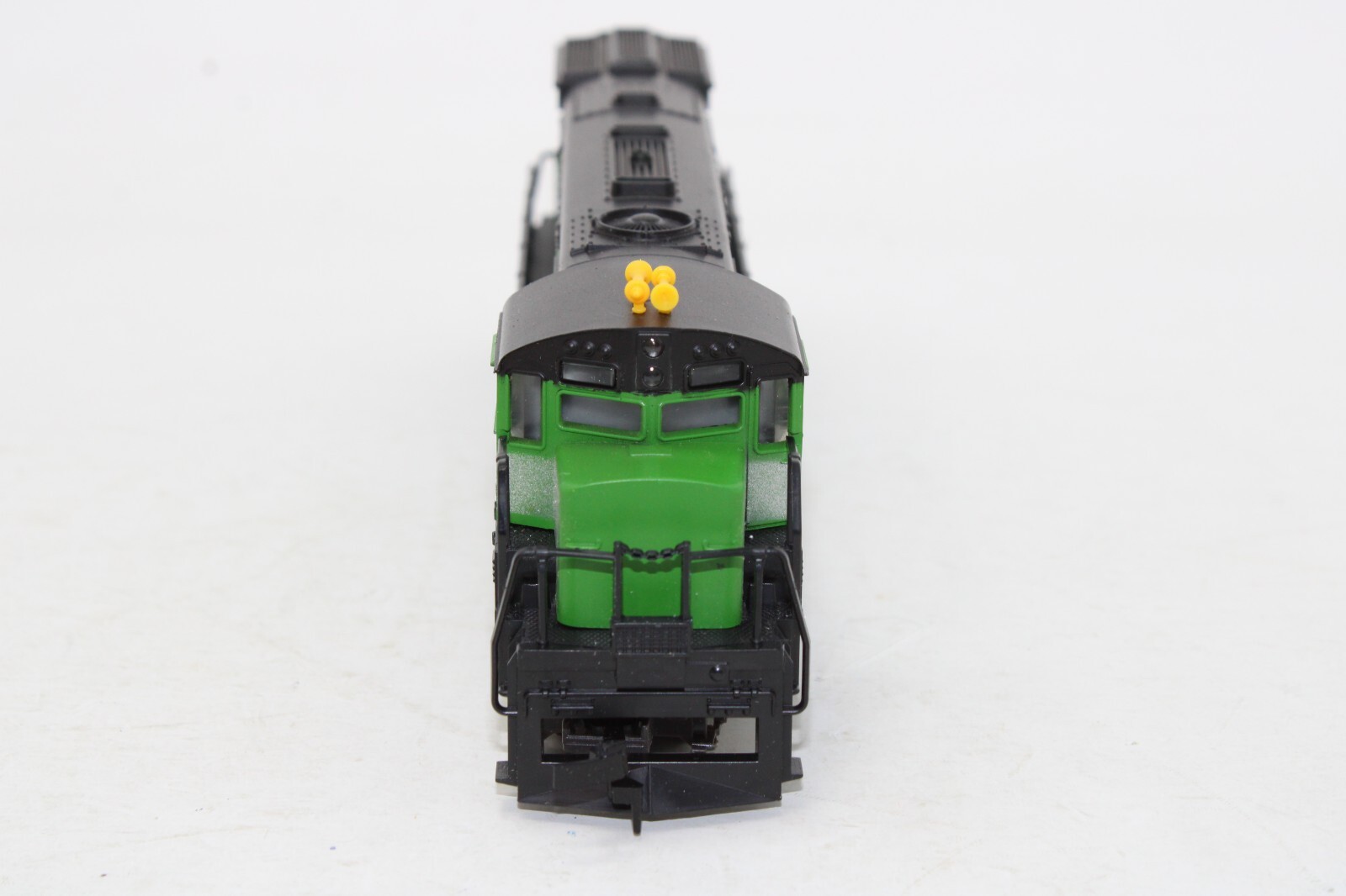 AHM 5015 HO Scale Burlington Northern Alco Century 424 Diesel Locomotive #853