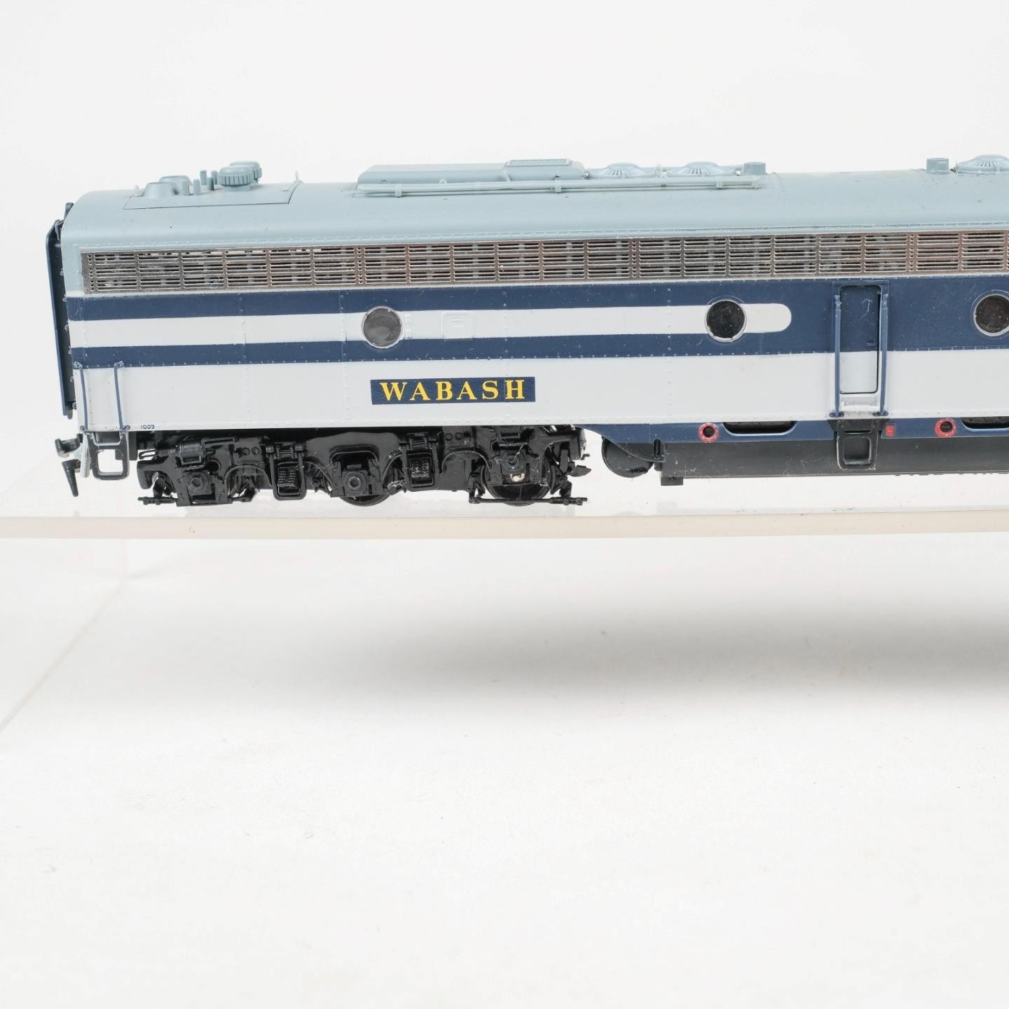 Proto 2000 HO Scale Wabash #1003 E8/E9 Diesel Locomotive DC Powered
