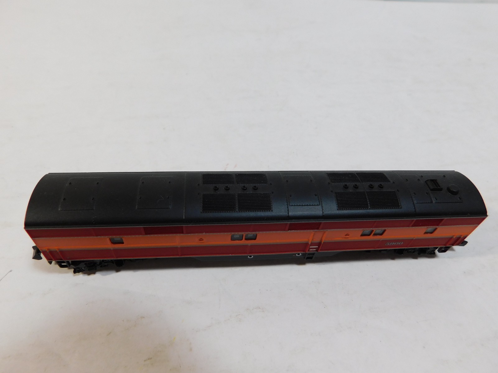 Life-Like N Scale 7045 E7 B Locomotive #5900 Red Orange (LL-7045)