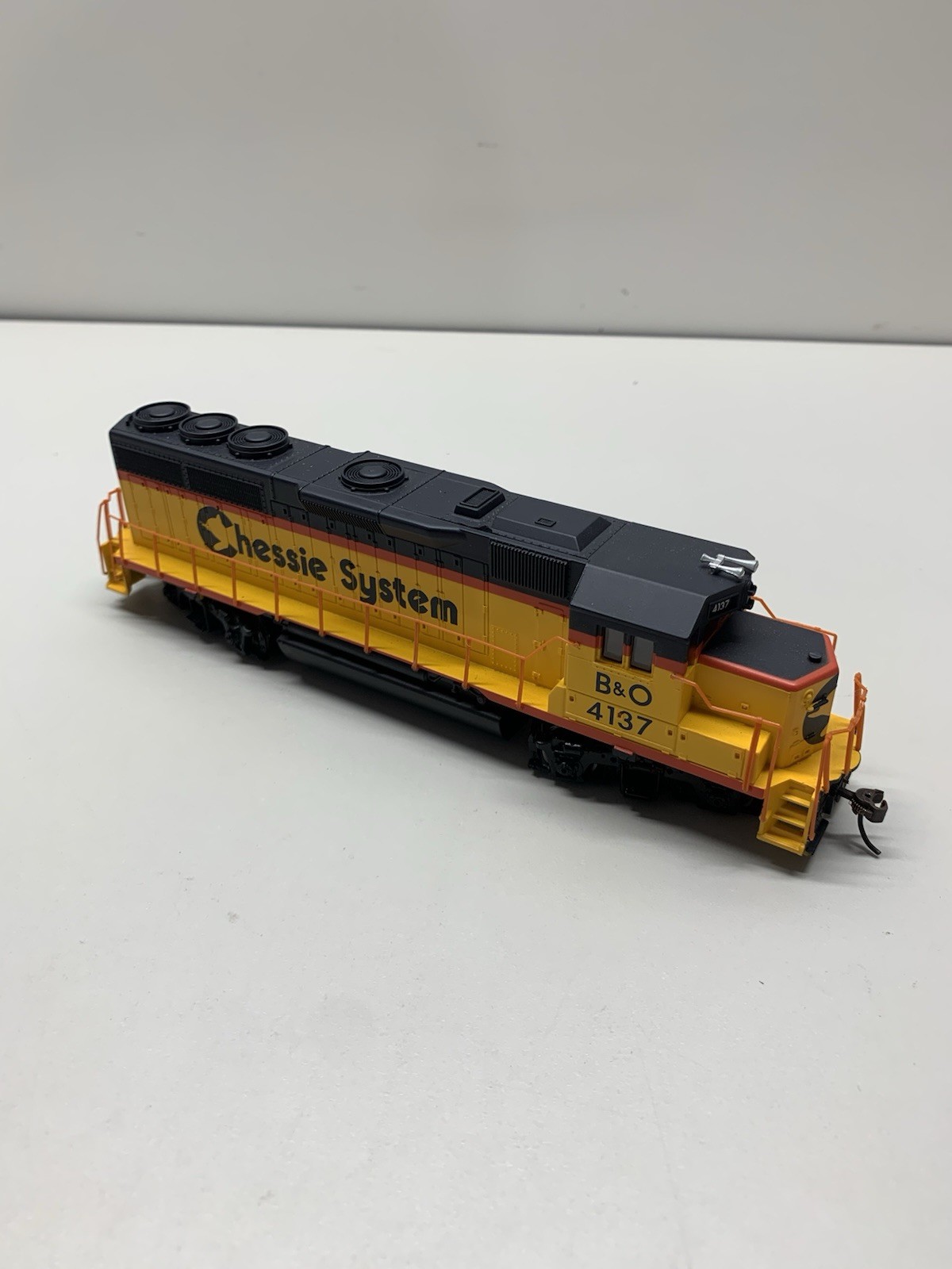 Bachmann HO Chessie System B&O Locomotive 4137 DCC On Board