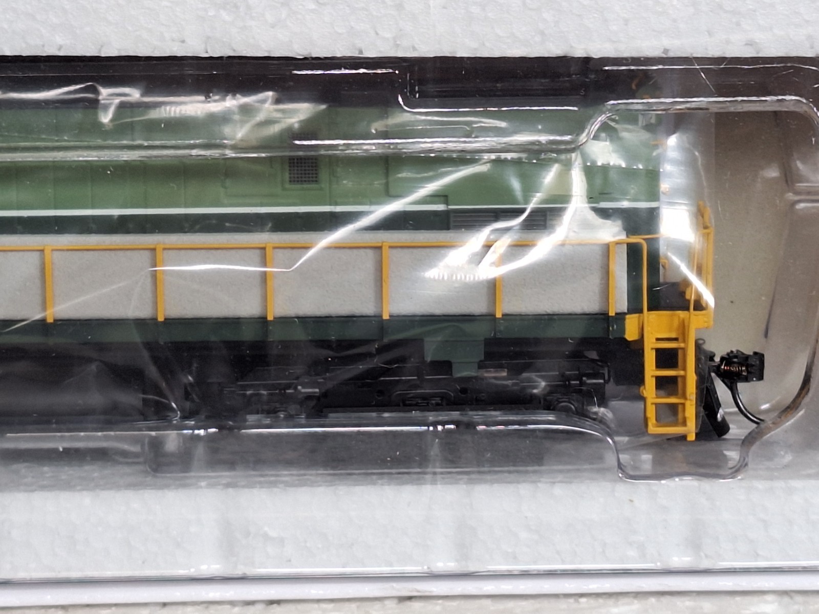 Bowser Executive Line 23455 HO ALCO C-630M Pacific Great Eastern #702 w/ Tsunami