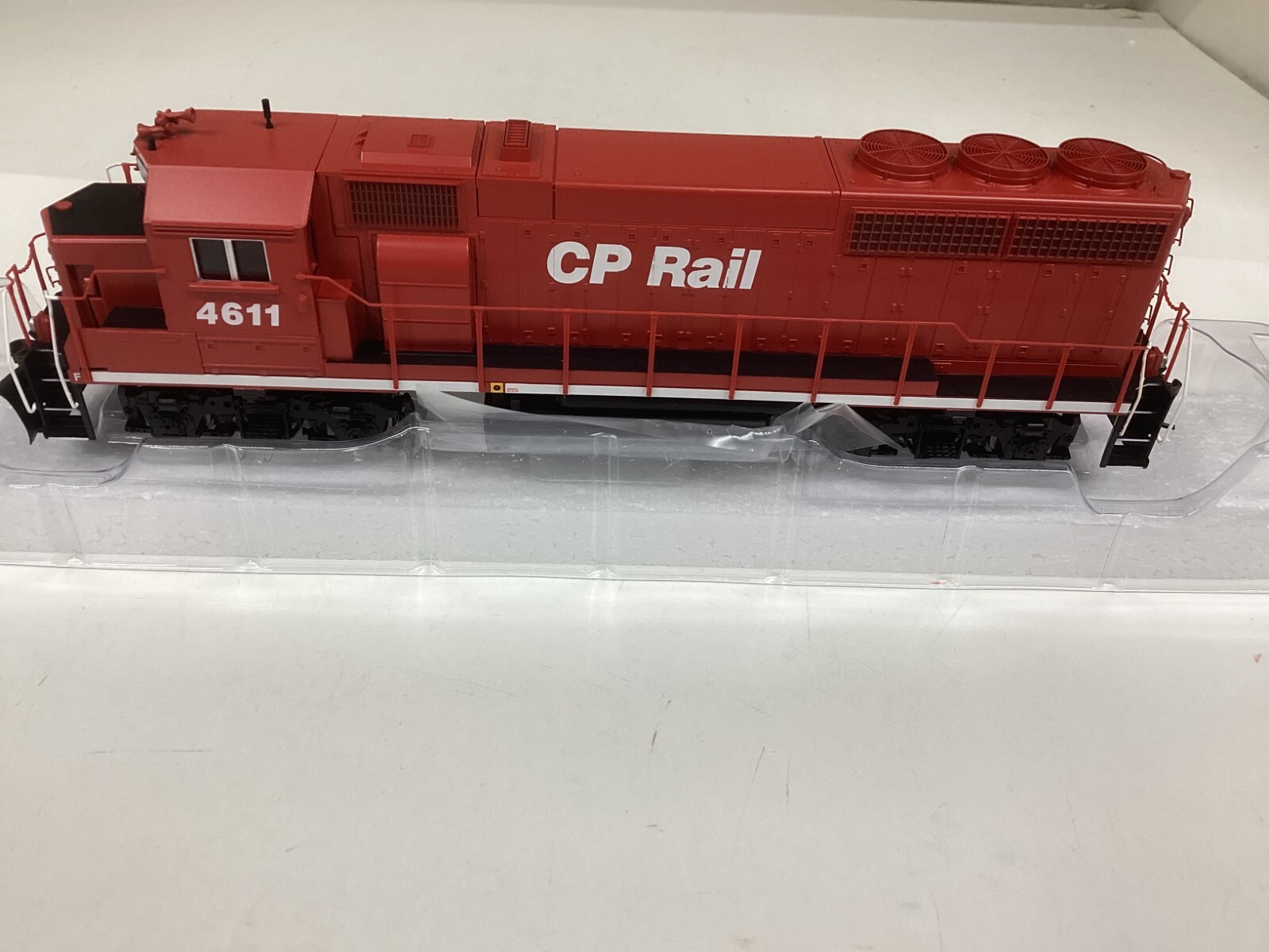 Athearn #18258 HO scale “CP Rail” GP40-2 DCC & SOUND READY Rd.#4611
