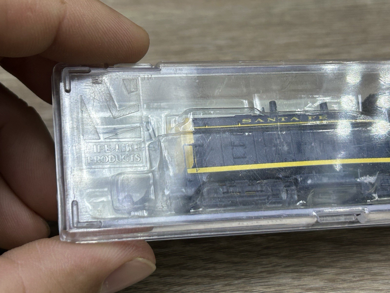 Life-Like 7500 Santa Fe AT&SF Class SW9 / 1200 N Scale Diesel Locomotive