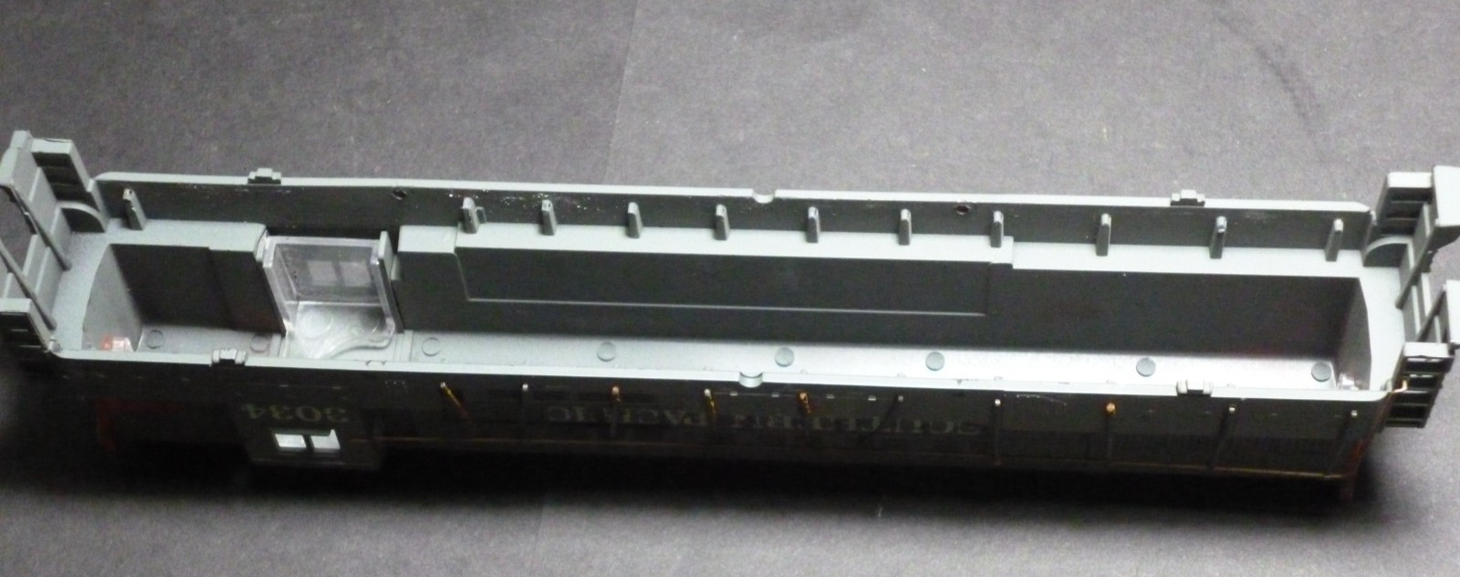 Ho Athearn Diesel locomotive shell FM Trainmaster shell Southern Pacific