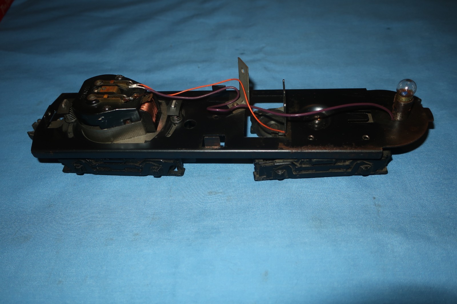 Lionel #200 Series Alco Chassis/Frame w/Motor. Runs well