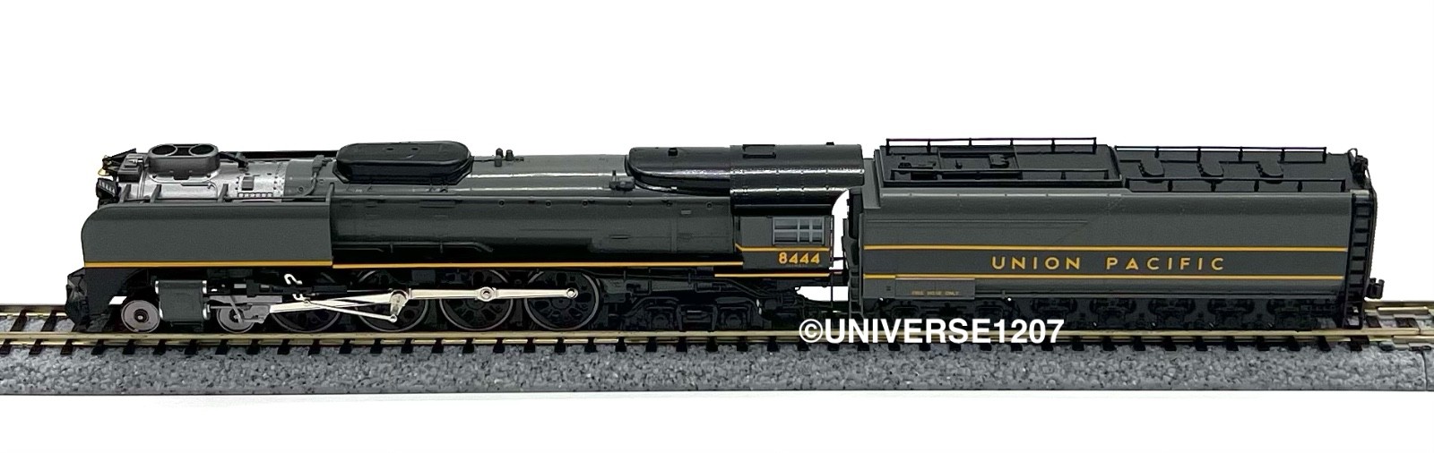 N Kato 126-0403-LS 4-8-4 FEF-3 Steam Locomotive UP #8444 Greyhound Sound DCC NIB