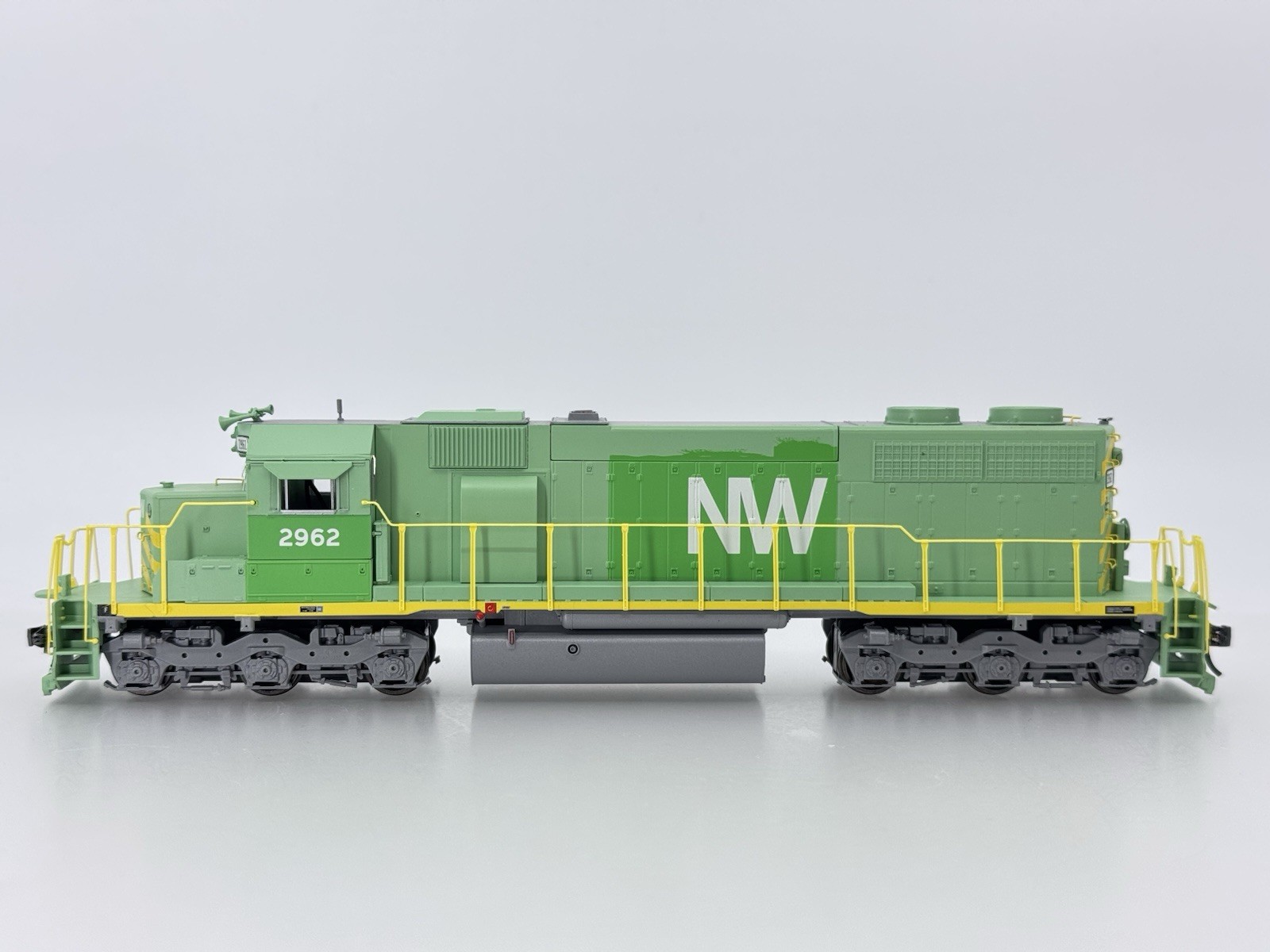 HO Athearn RTR 64397 Norfolk & Western SD39 Powered Diesel Locomotive N&W #2962