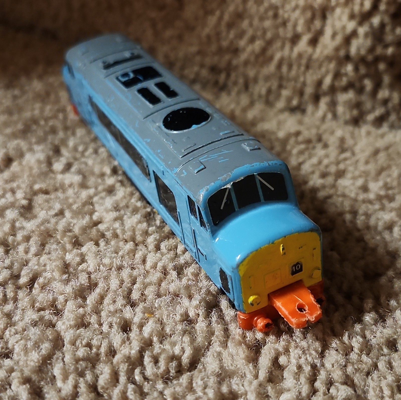 Thomas & Friends Diesel D199 ERTL N Gauge Analog Diesel Locomotive British Rail
