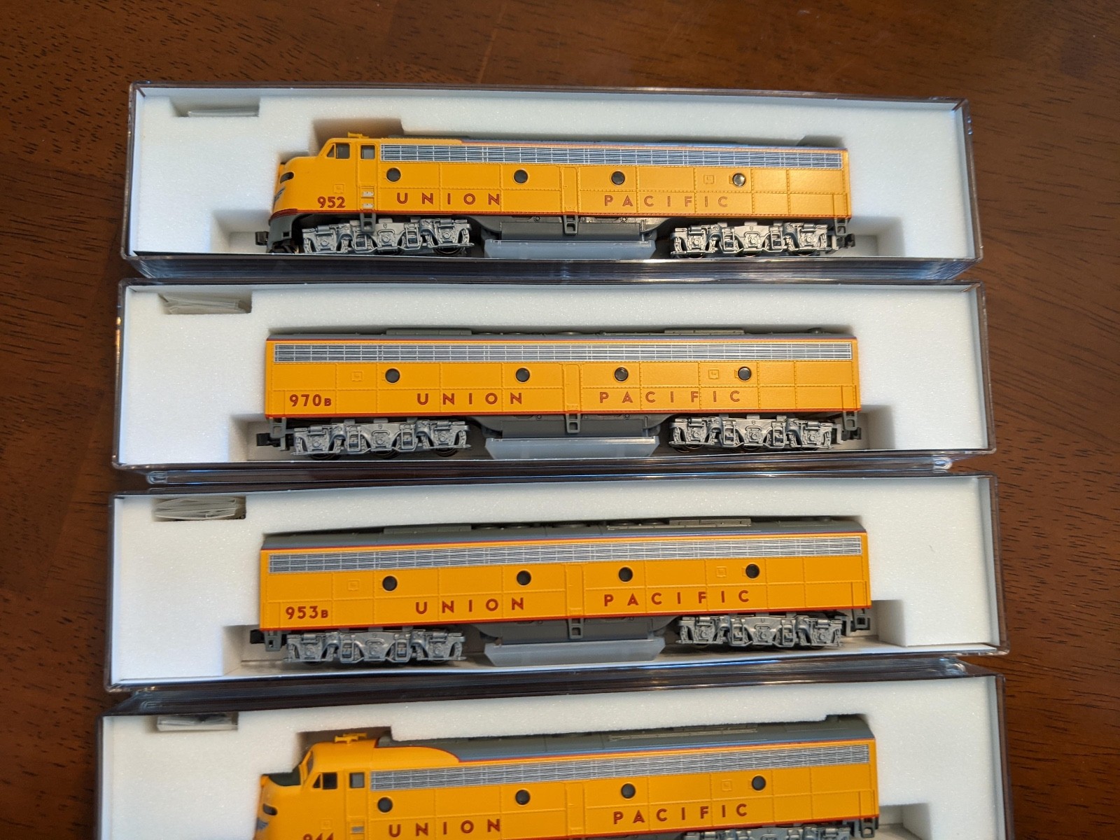 KATO N Scale E9A & E9B Union Pacific Locomotive 4 Engine Set