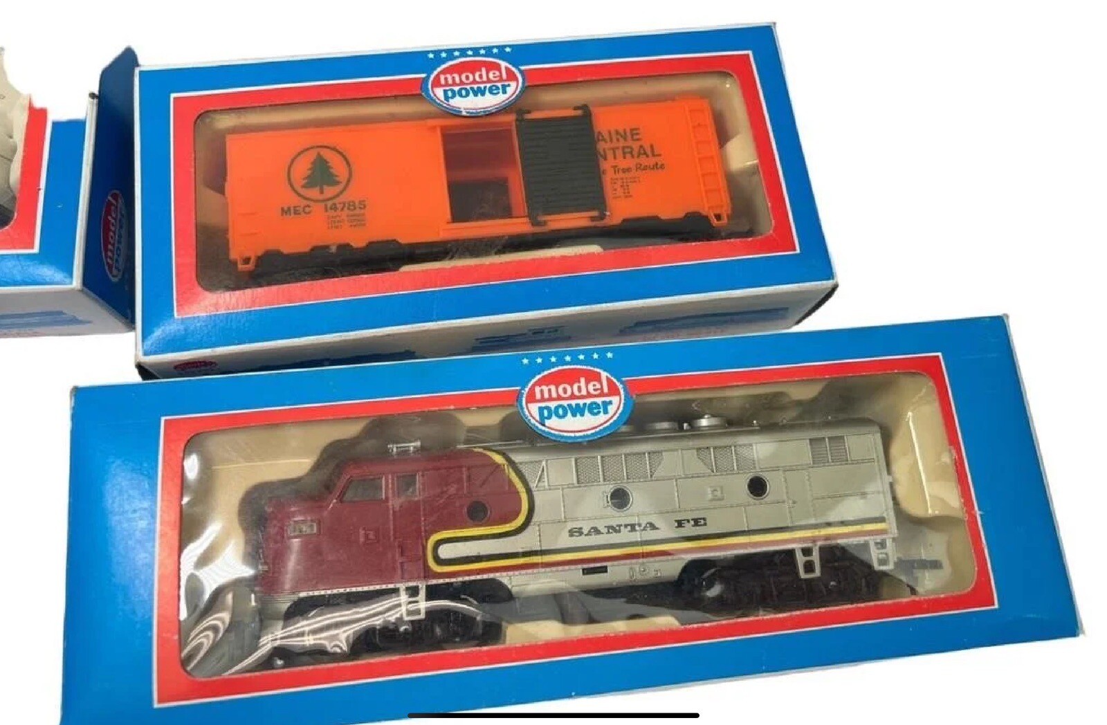 Vintage HO Model Power 6730 Santa Fe F3 Locomotive + 9125 ,8033 & 8003 Rail Cars