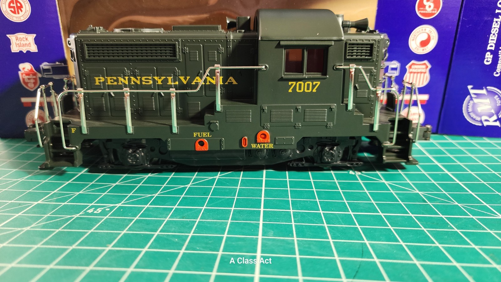 American Railroad Legends RMT-4155 Pennsylvania RR Diesel O Locomotive NEW M54