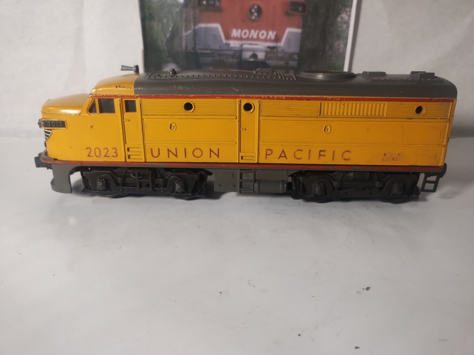 Lionel Union Pacific Alco FA 2023 Diesel Engine O-Gauge Tested Runs