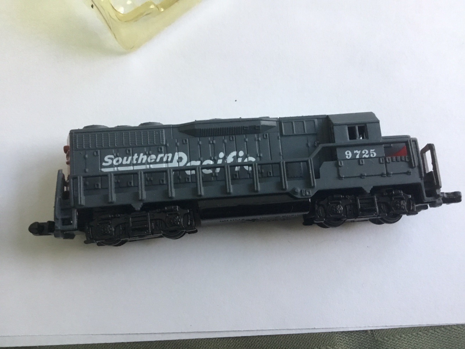 Southern Pacific Locomotive # 9725 Model Train No. 418 High Speed N Scale w Box.