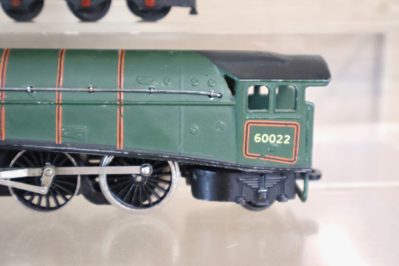 HORNBY DUBLO L11 2 RAIL BR 4-6-2 CLASS A4 LOCOMOTIVE 60022 MALLARD ol