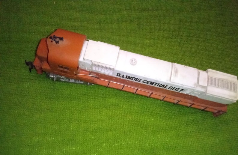 Vintage Mantua-Tyco HO Gauge Illinois Central Gulf 4301 Locomotive Caboose As-Is