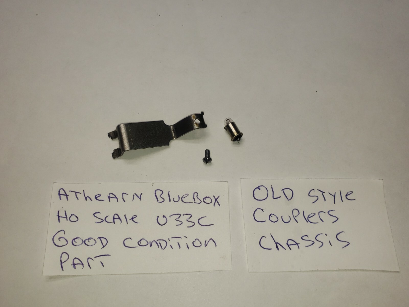 U33C HEADLIGHT ASSEMBLY BRACKET FROM ATHEARN BLUEBOX HO SCALE OLD STYLE CHASSIS