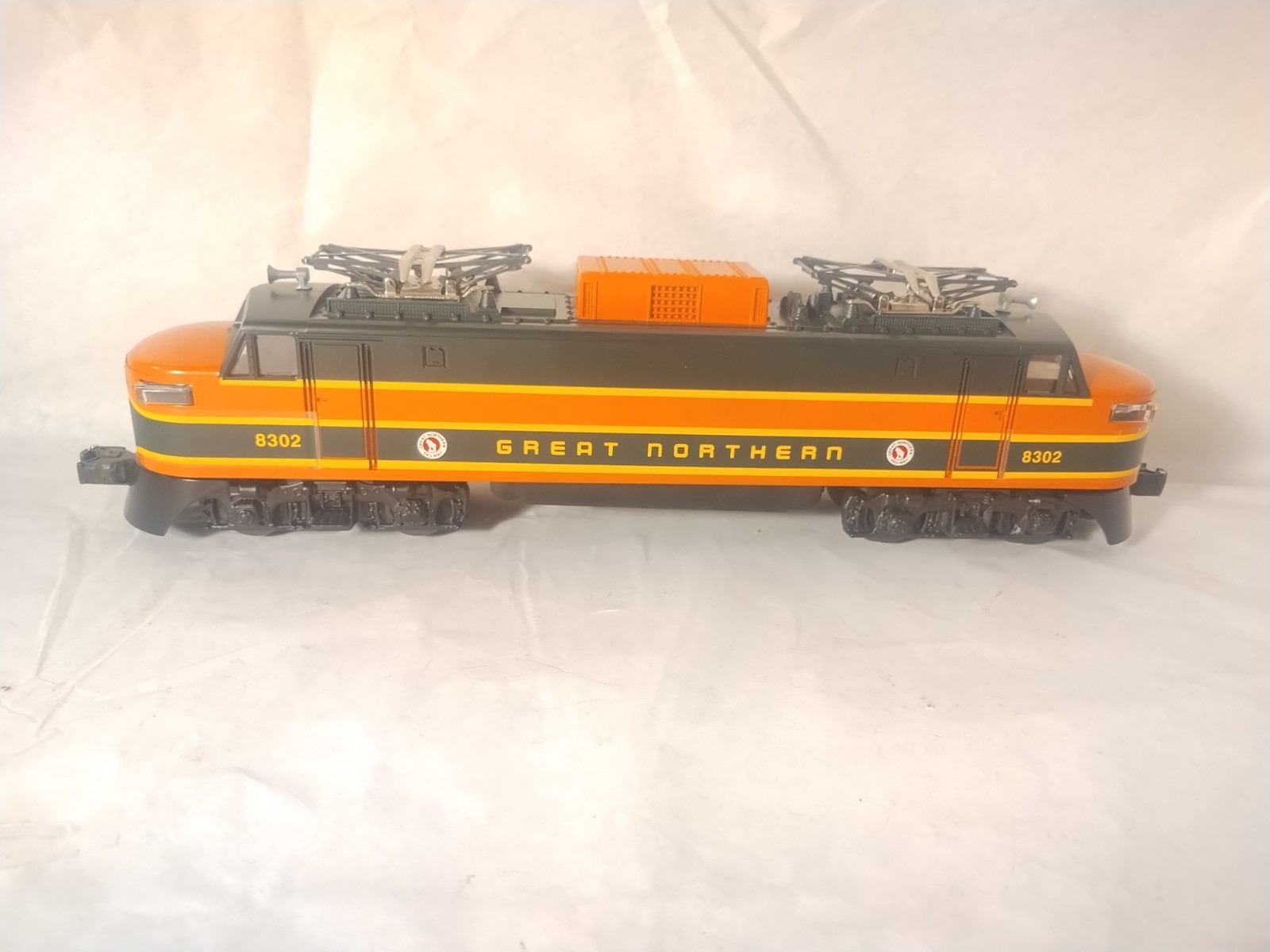 Lionel Great Northern Electric Locomotive Engine EP-5 6-18302 with Box Cab 8302