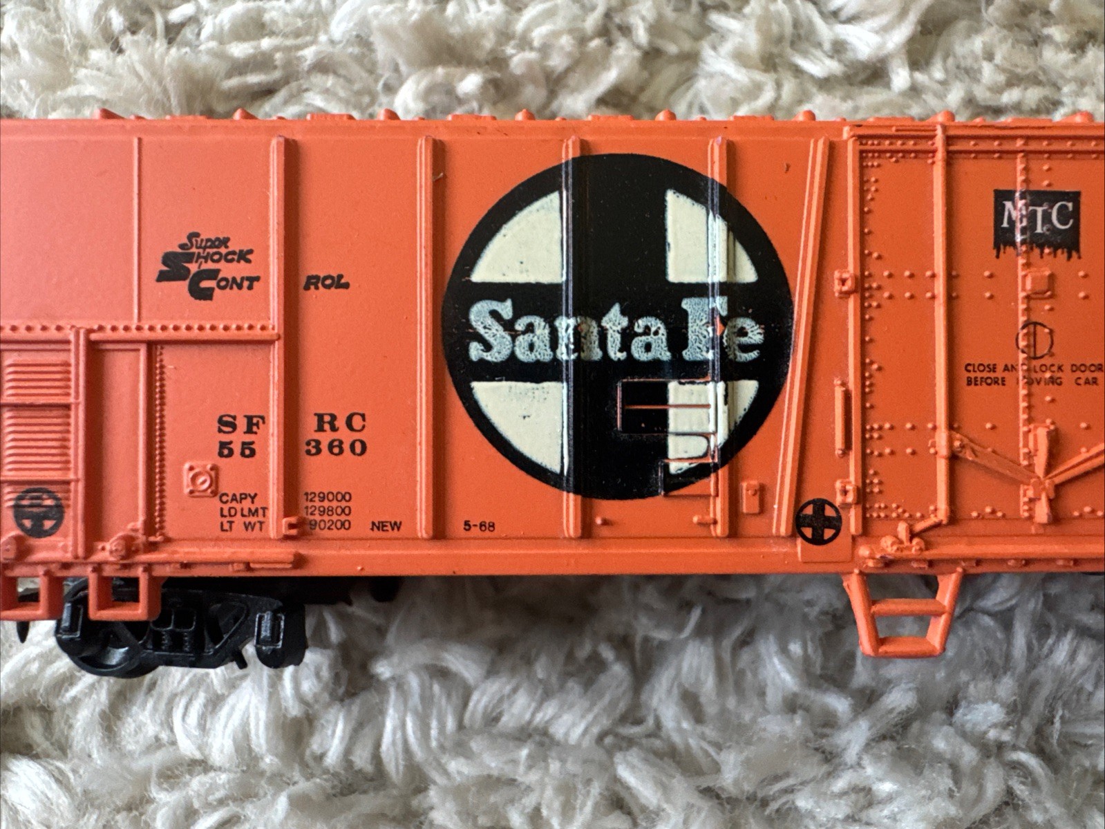 N Scale Hopper Santa Fe SFRC 55360 Orange Black Super Shock Bachman