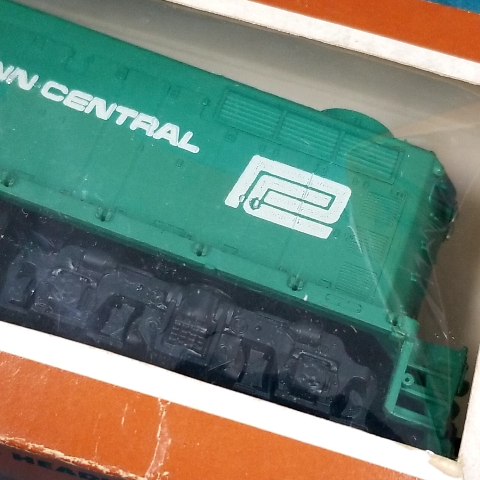 TYCO HO Scale Penn Central #5628 Engine Model Train For Repair Mantua