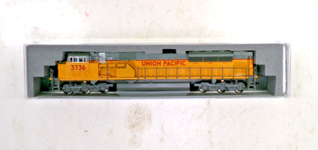 N gauge Kato Union Pacific SD90/43 Mac diesel engine in orig bx (lot 1179)