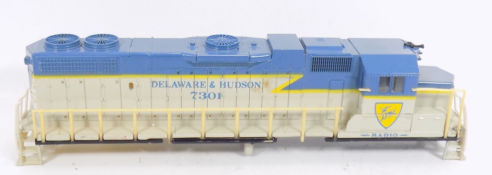 HO / UNBRANDED / Diesel Locomotive / DELAWARE & HUDSON #7301 / SHELL / PARTS