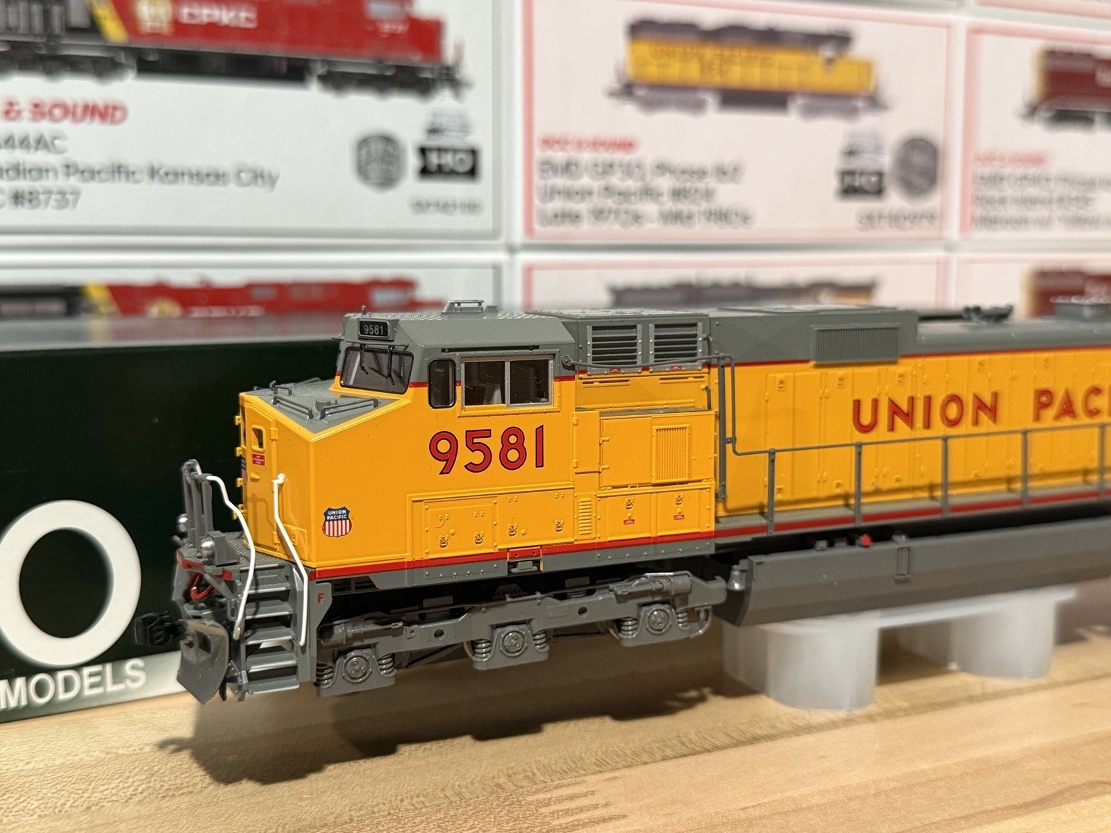 KATO HO GE C44-9W Union Pacific #9581 DCC& Tsunami Sound Lightly Used