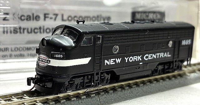 Micro Trains Line Z Scale, DC Analog, NYC F7 Diesel, #1685 (980 01 43)