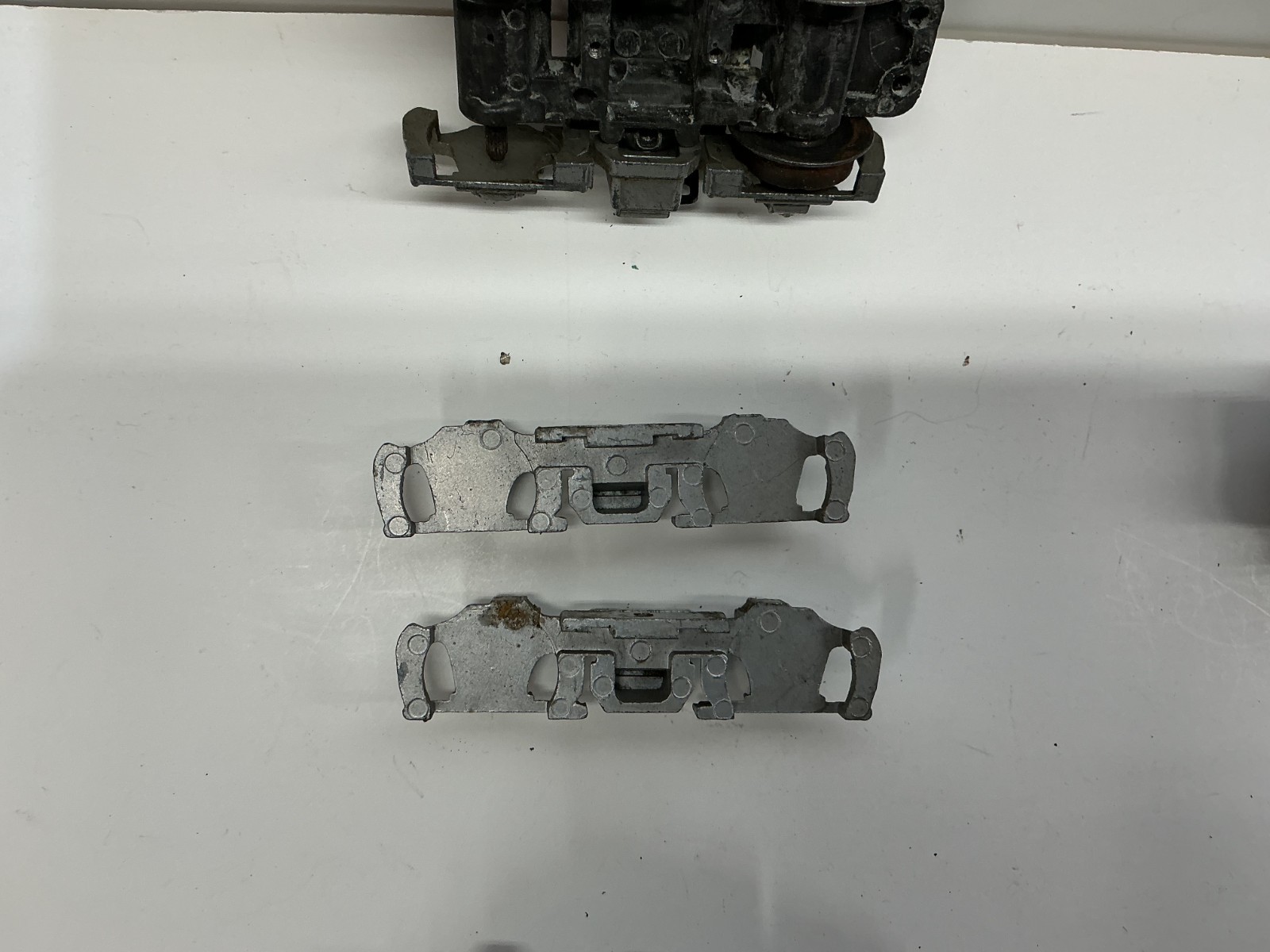 LIONEL ASSORTED F3 TRUCK PARTS