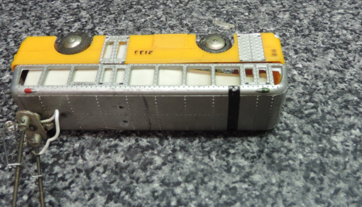 Japan Ho Scale Model Electric Trolley Bus Orange SIlver 2133 Not Working Parts