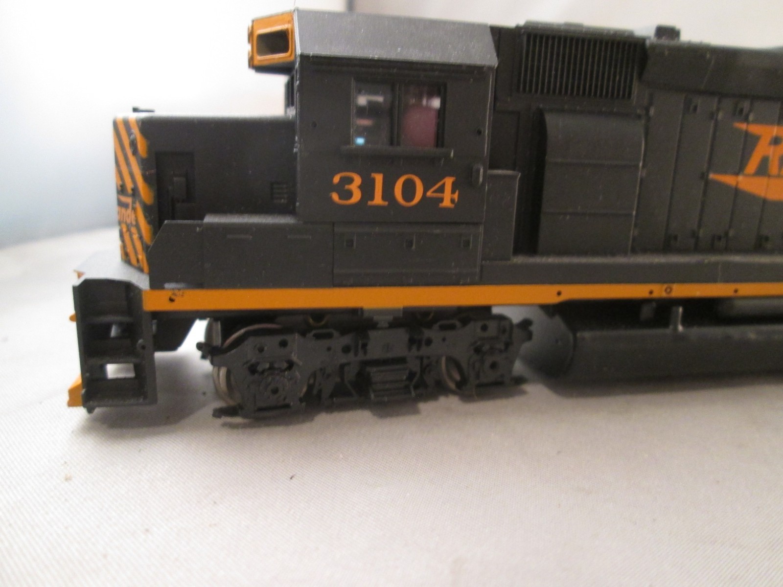 HO ATHG64550 Rio Grande GP40-2 #3104 Loco new good condition