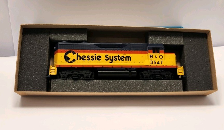ATHEARN HO GP35 DUMMY B&O CHESSIE SYSTEM 3547 DIESEL LOCOMOTIVE MINT B12