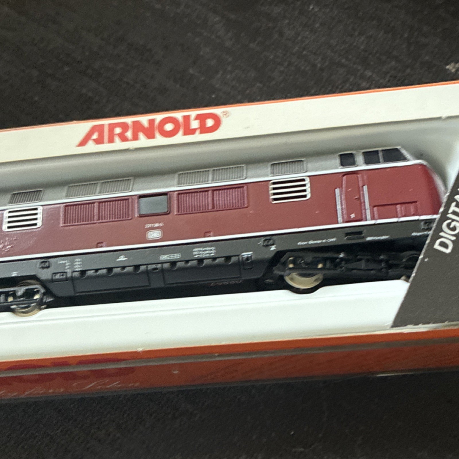 Arnold Digital N Gauge Diesel Locomotive BR 221 Deutsche Bahn Red Silver Black