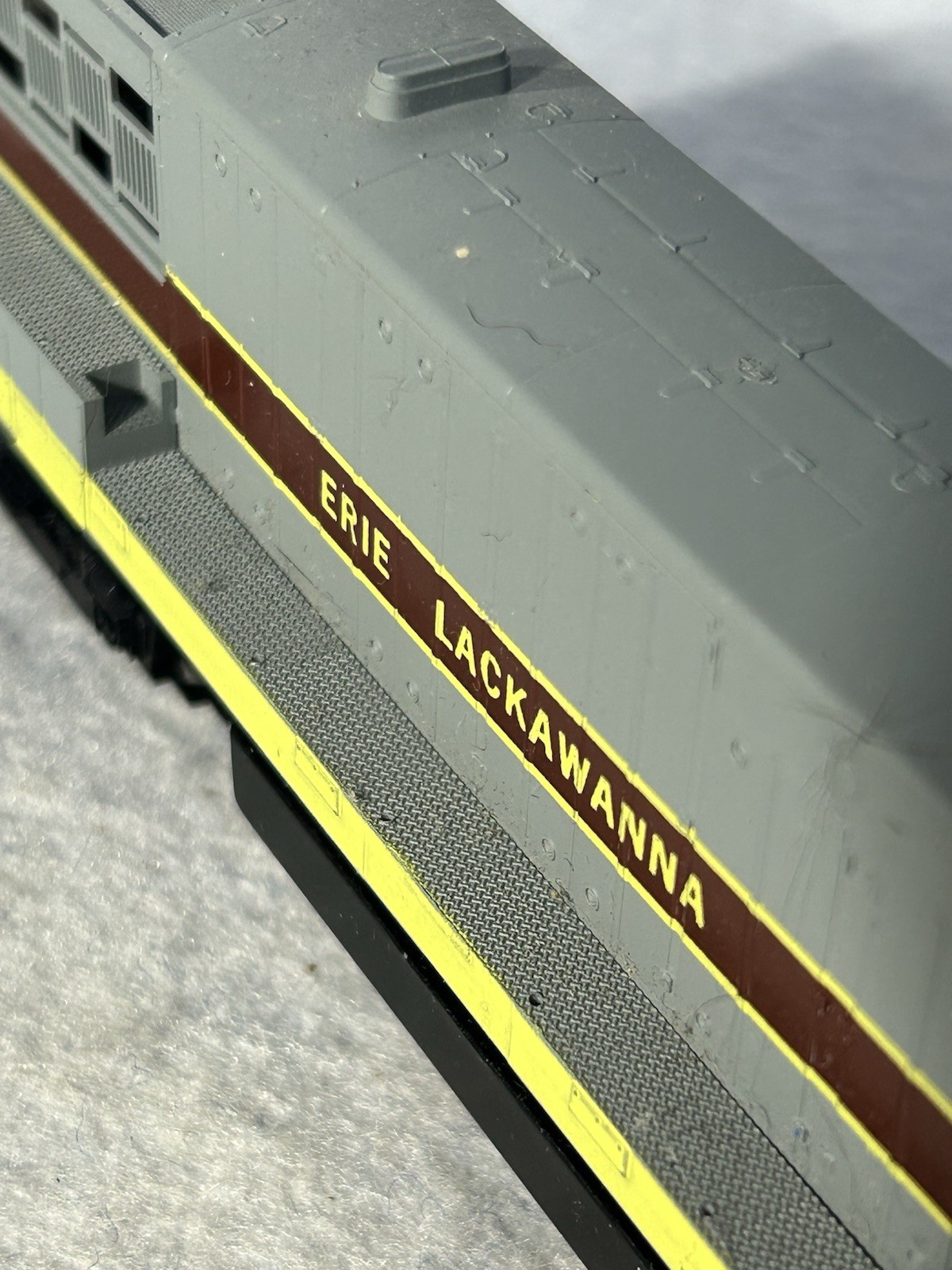 Beautiful Stewart /KATO GE EL Railroad U-25B Diesel Engine HO