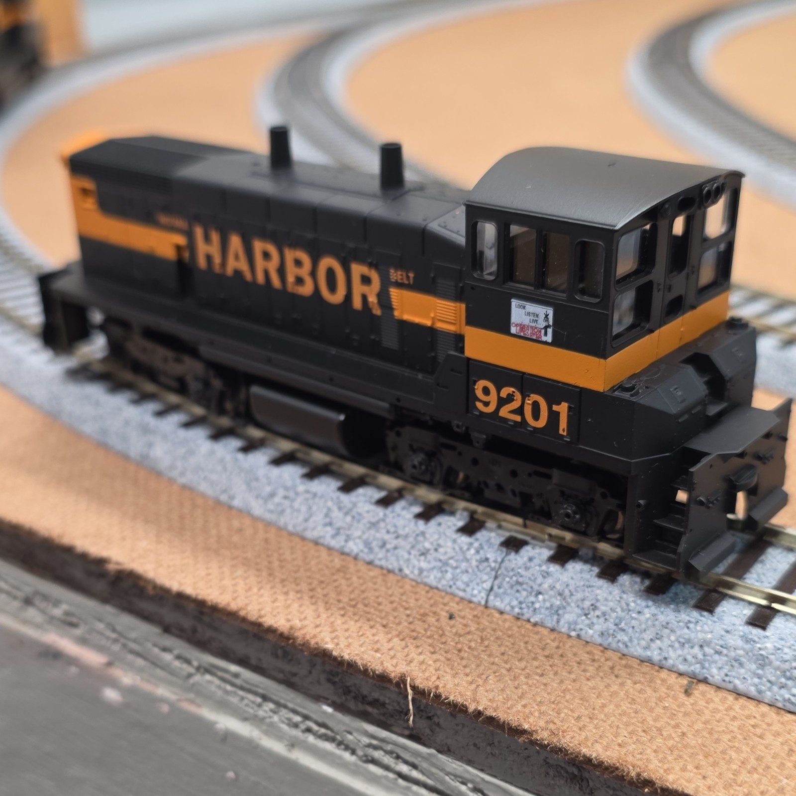 Athearn HO GP38-2 Indiana Harbor Belt #3802 Diesel Locomotive DC Analog