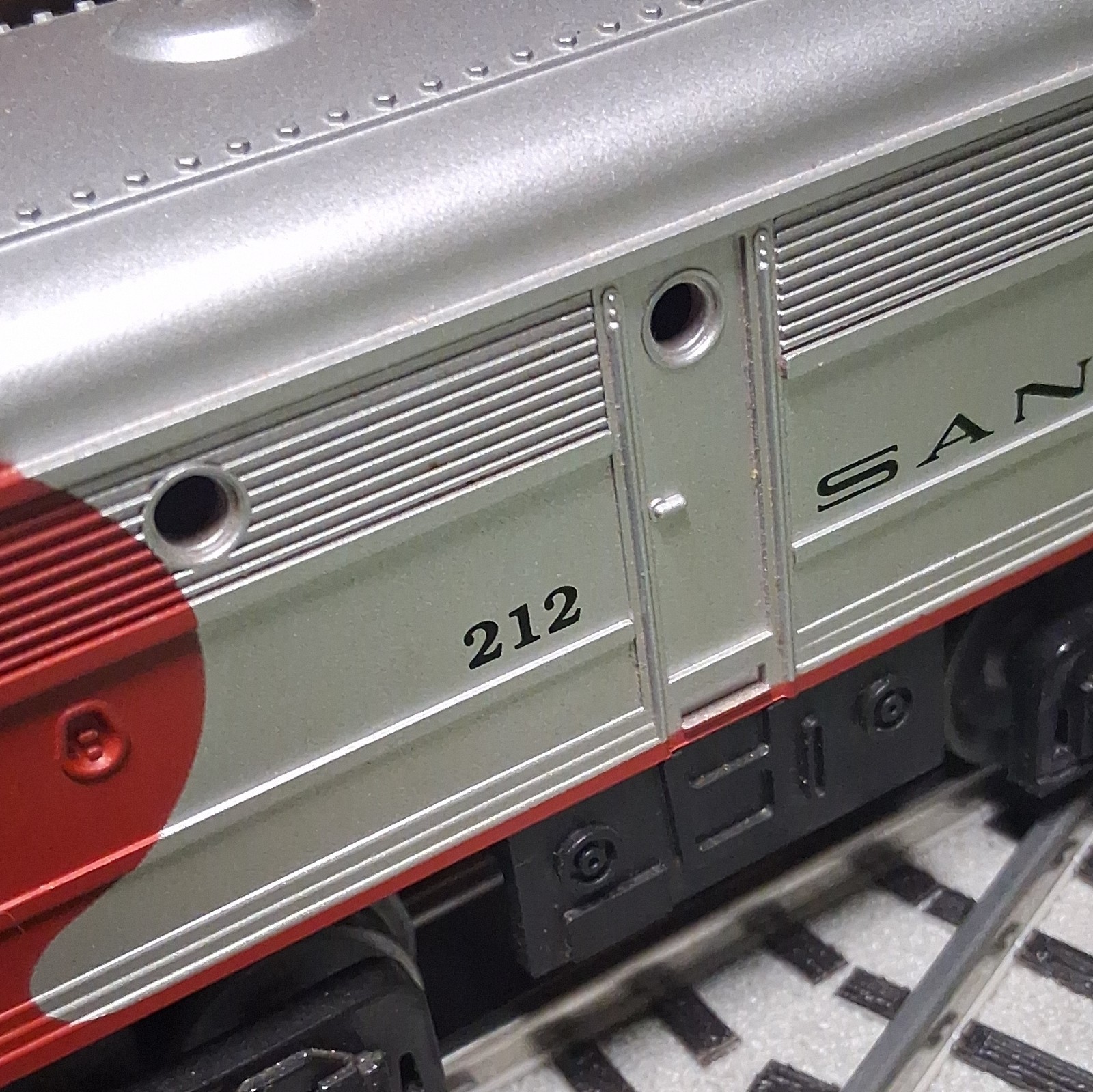 Lionel Santa Fe 212 O-27 Diesel Locomotive Red/Silver/Black/Yellow