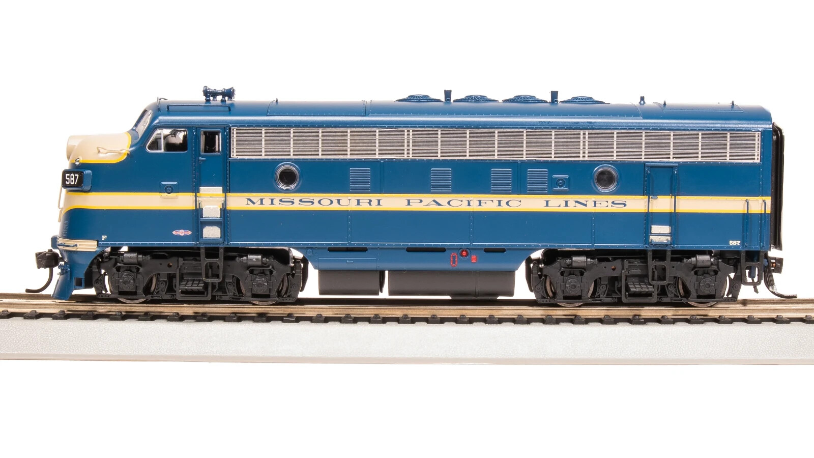 Broadway HO 8207 EMD F7A, MP 586, EAGLE SCHEME, PARAGON4 SOUND/DC/DCC